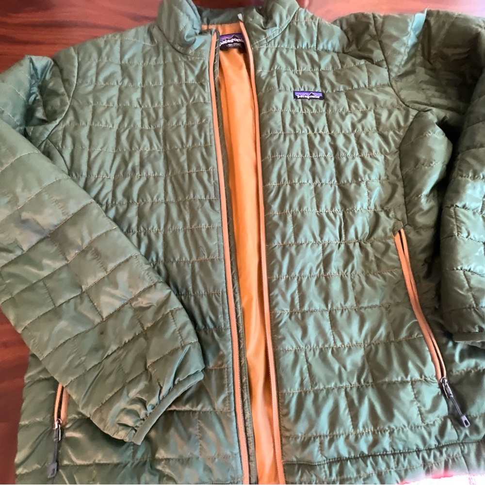 Men’s Large, down Patagonia jacket.